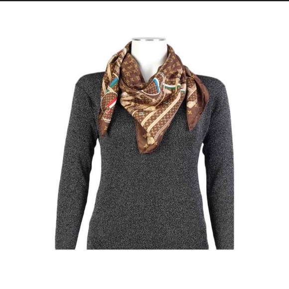 New LV Monogram Trunk Scarf! - Picture 6 of 6